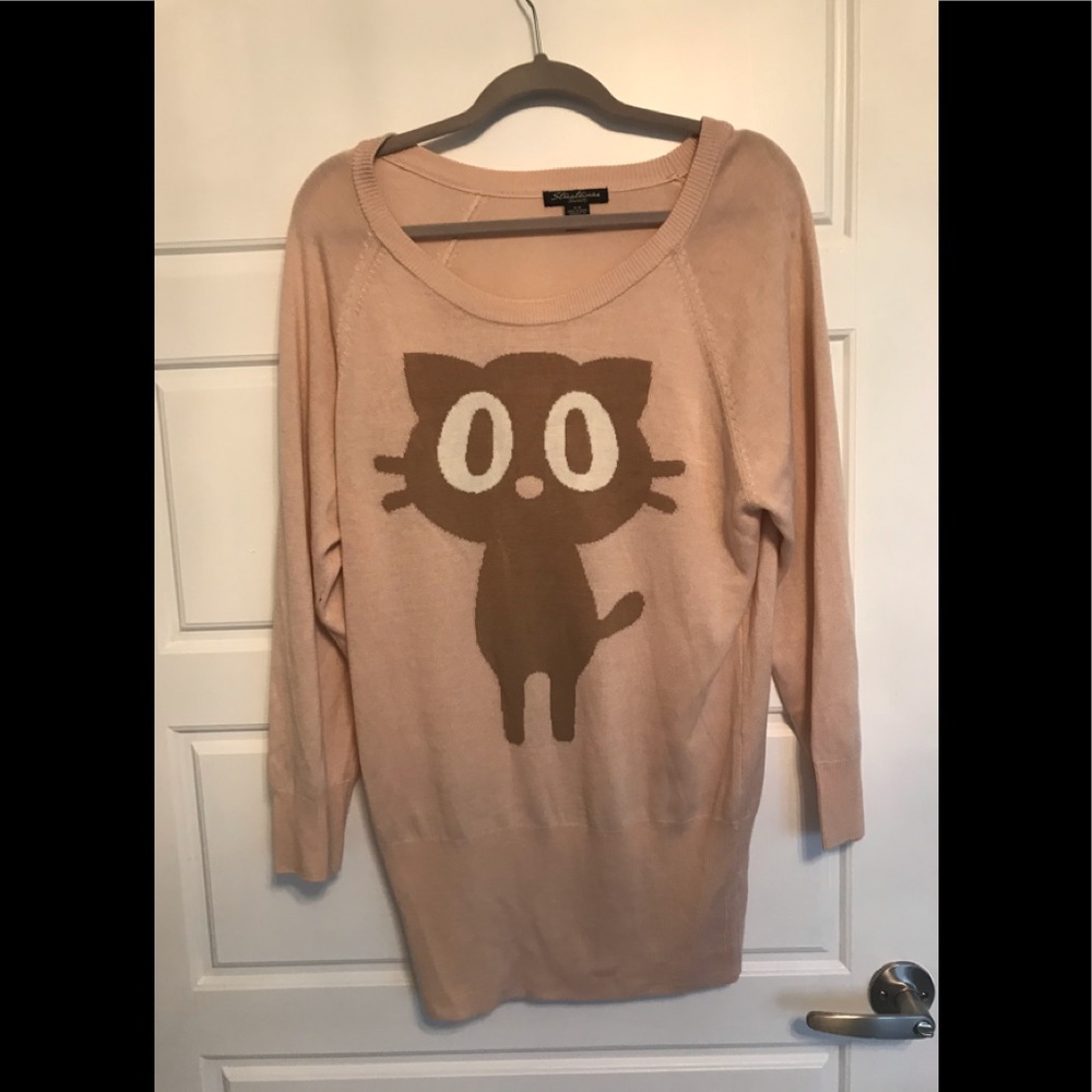 💜 2 / 25 $ 💜 Soo cute sweater!